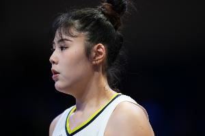 赢得主帅信任?飞翼主帅猛夸李月汝：她非常拼 给球队注入活力