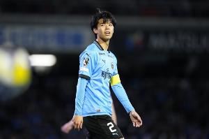 BBC：20岁日本国脚高井幸大下月抵达热刺，将直接进入一线队中图片